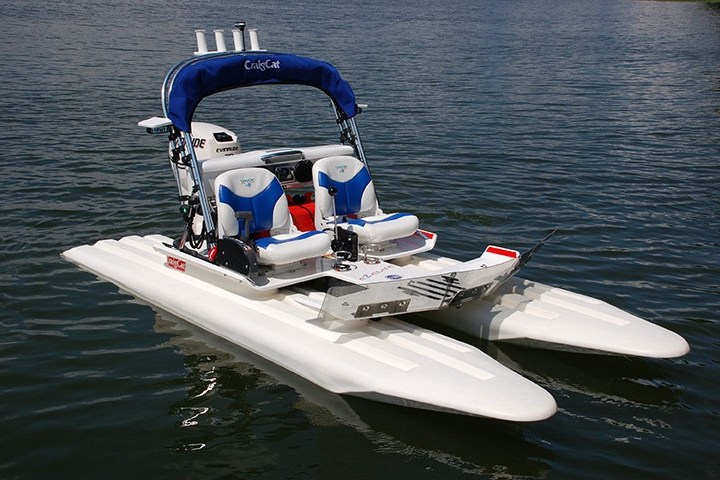 a small boat in a body of water